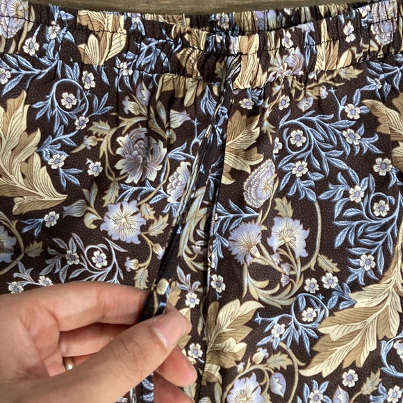 Floral bohemian wide leg pants, elastic waist, size S - Picture 4 of 6